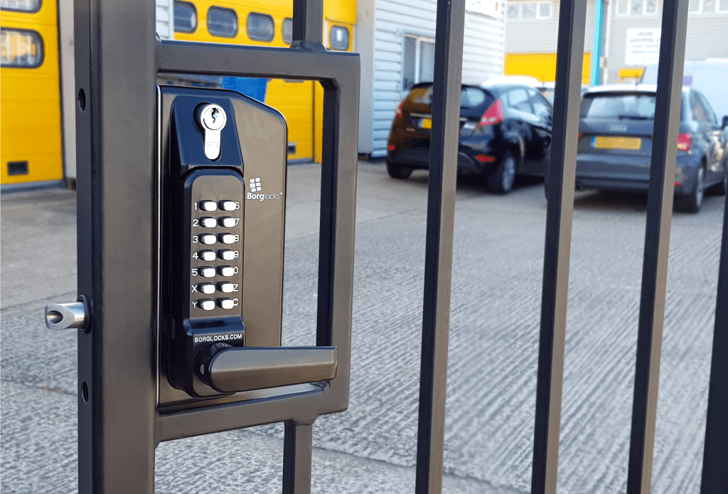 » BL3430DKO Metal gate lock with back to back free turning lever keypads, 6580mm latchbolt