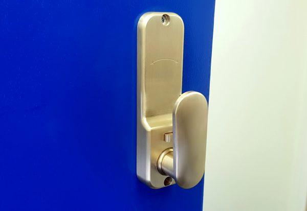 BL2000 ECP CU Inside handle   Blue door